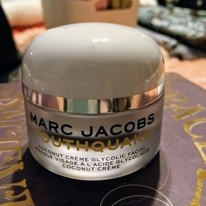 Marc Jacobs Youthquake Coconut Crème Glycolic Facial - White
